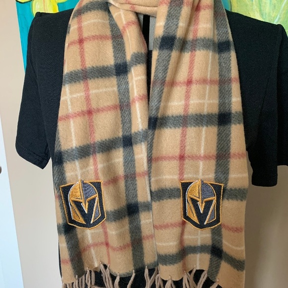 Vegas Golden Knights scarf - Picture 5 of 6